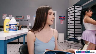 Annoyed gf gets her stress licked away in public laundromat