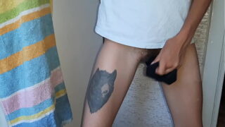 I watch her fucking her hairy pussy dildo and masturbating my shaved pussy